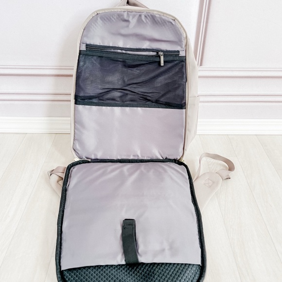 Stylish Gray Backpack - Picture 4 of 4